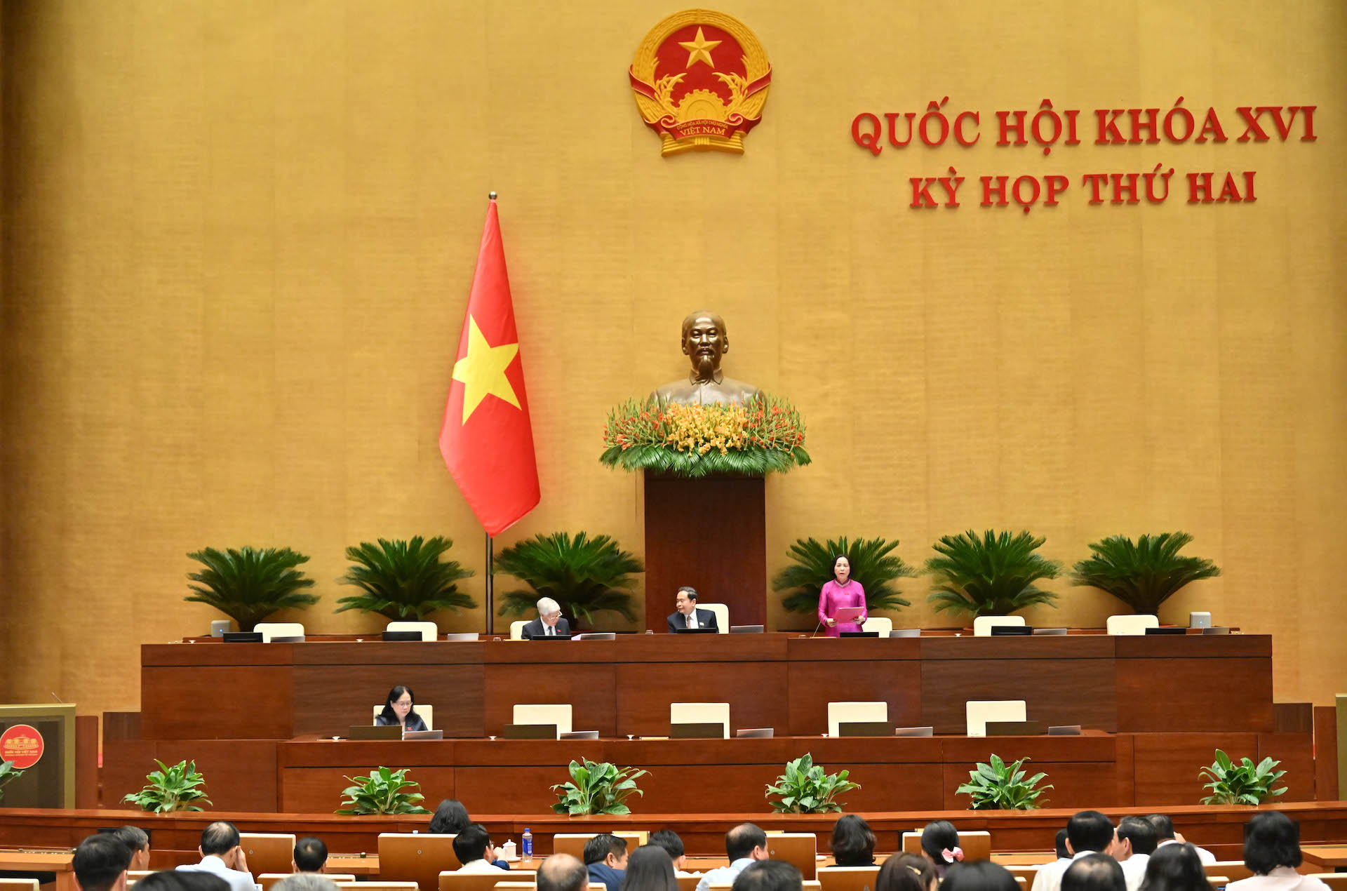 Sửa đổi Luật Dược: Đề xuất cấm kinh doanh thuốc thông qua livestream bán hàng
